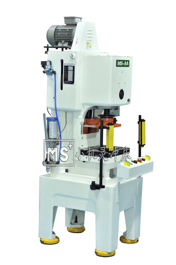 小型冲床图片(侧面) 小型冲床图片(侧面)